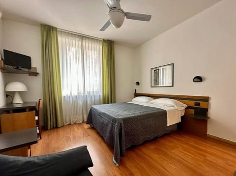 Desk, free WiFi, bed sheets