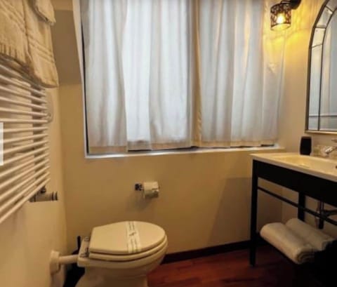 Superior Double or Twin Room | Bathroom | Bathrobes