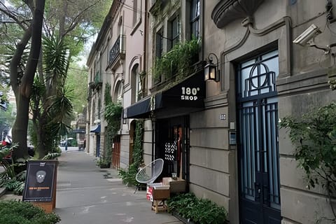 Suite | Exterior