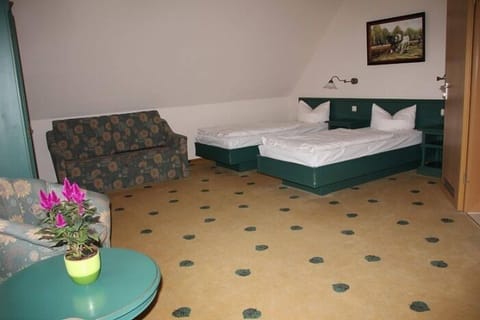 Family Double or Twin Room | In-room safe, soundproofing, free WiFi