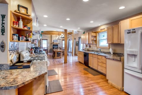 Super-sized kitchen with 2 stoves, dishwashers, and sinks