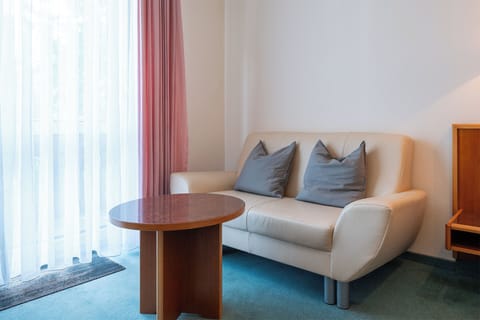 Standard Double or Twin Room | Desk, free WiFi
