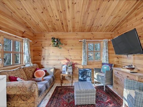 Furniture, Wood, Interior Design, Ceiling, Home, Room, Cottage, House, Lighting, Living Room