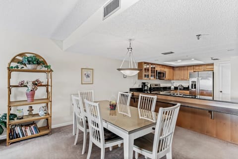 JC Resorts Sand Dollar 409 Dining Room Indian Shores-1(2048 Pixels)14