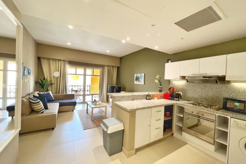 Basic Apartment | Interior