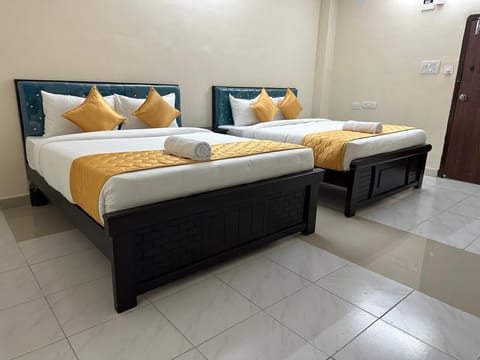 Deluxe Double Room, City View | Desk, free WiFi