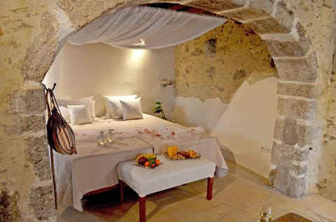 Villa, 2 Bedrooms, Smoking, Private Pool | 2 bedrooms, free cribs/infant beds