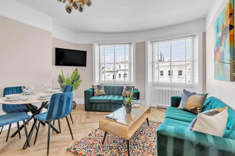 Smart TV and free WiFi available for streaming entertainment