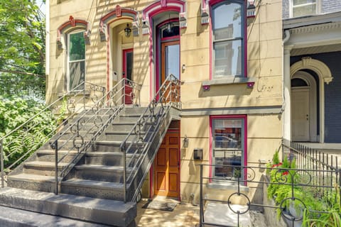 Cincinnati Vacation Rental | 1BR | 1BA | 550 Sq Ft | Step-Free Entry