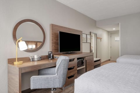 Two queen beds non smoking | Premium bedding, individually decorated, individually furnished, desk