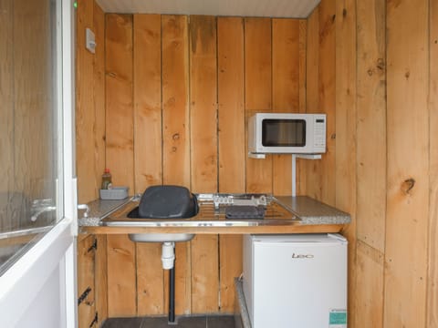 Kitchen | The Sheep Pod - Glampio Cae Pella, Welshpool