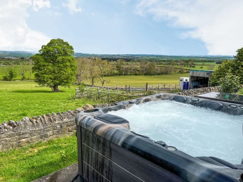 Jacuzzi | Cross Keys Farm, Boldron, near Barnard Castle