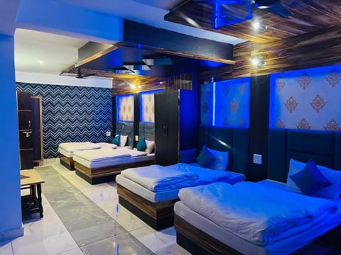 Family Room, Balcony, Mountain View | Desk, free WiFi