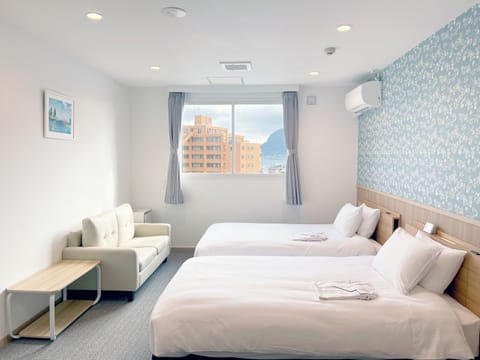 Deluxe Twin Room | Desk, free WiFi, bed sheets