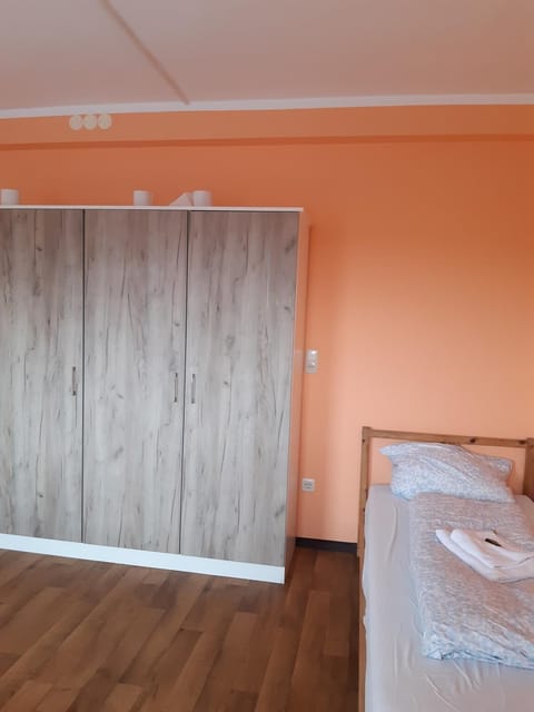Triple Room | Free WiFi, bed sheets