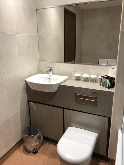 Desk, blackout drapes, iron/ironing board, free cribs/infant beds