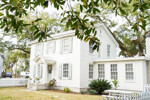 Exterior of home – coastal charm near the beach