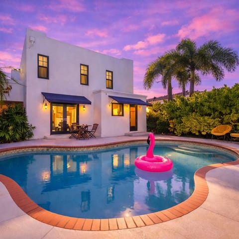 Modern charm, palm-lined privacy, and sunset swims in your own backyard oasis. 🌴🌅💦