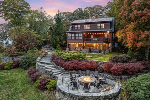 Welcome to Elk Lodge. A private modern lodge with amazing privacy and views. +  a Guest House.