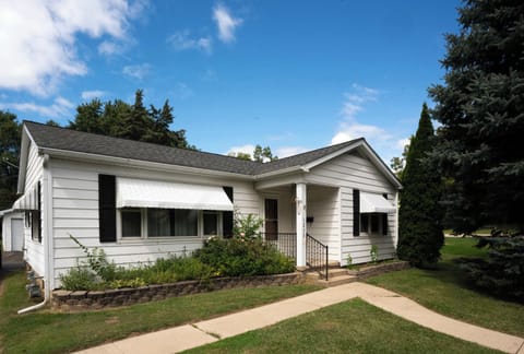 Welcome to Cozy Corner House!