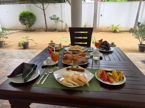 Daily English breakfast for a fee