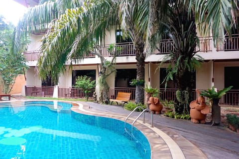 Outdoor pool, sun loungers