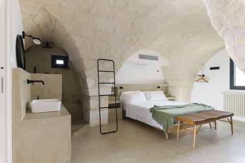 Apartment, 2 Bedrooms | Iron/ironing board, free WiFi