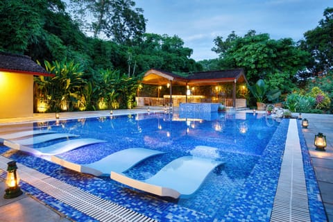Outdoor pool, pool umbrellas, sun loungers