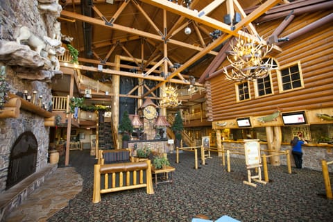 2 bars/lounges, poolside bar