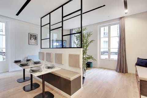 Apartment | Dining