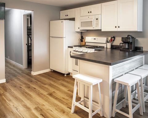 Family Cottage, Park View | Private kitchen