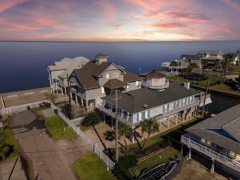 House (5 Bedrooms) | Property amenity