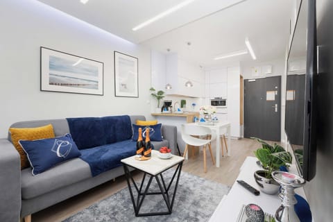 Spacious living room with full equipment. 