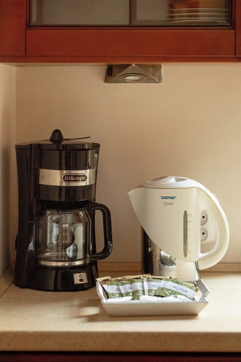 Coffee and tea making set.