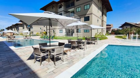 5 outdoor pools