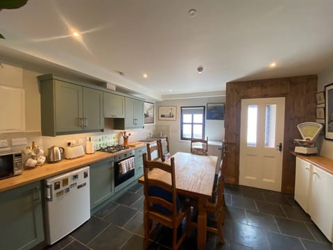 ed66d79e-cd8f-4f88-8bfa-7c042d36979b