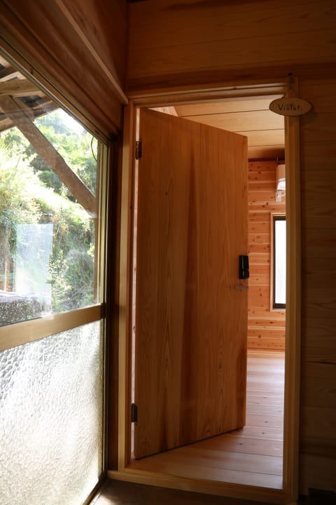 Basic Twin Room, 2 Twin Beds, Mountain View, Mountainside | Down comforters, WiFi (free), bed sheets