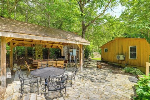 Cleveland Vacation Rental | 2BR | 3BA | 1,080 Sq Ft | 1 Step to Enter