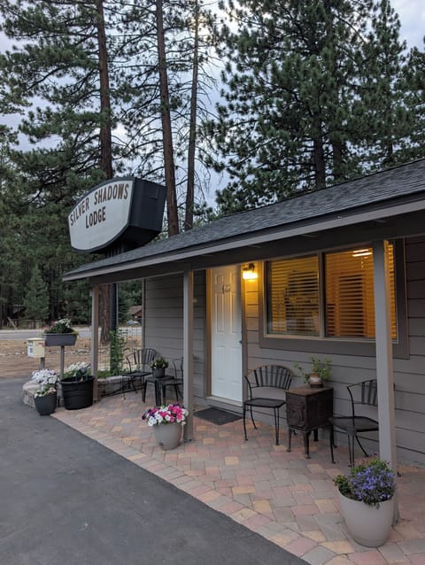 Studio One Rustic Mountain Charm.