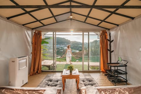 Family Tent | Free WiFi, bed sheets