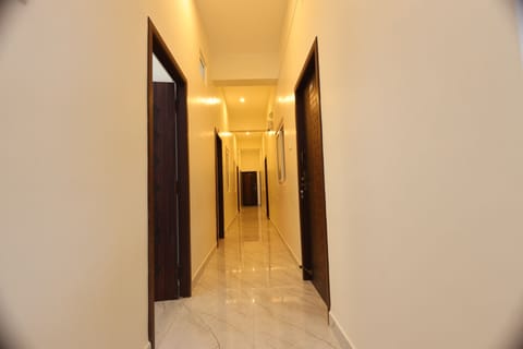 Classic Double Room, Balcony, City View | Living area