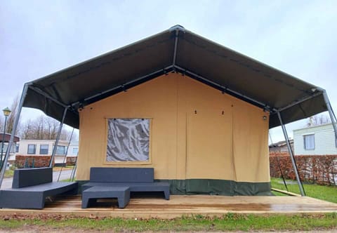 Exterior of Holiday Park Klein Strand - Glamping 6p