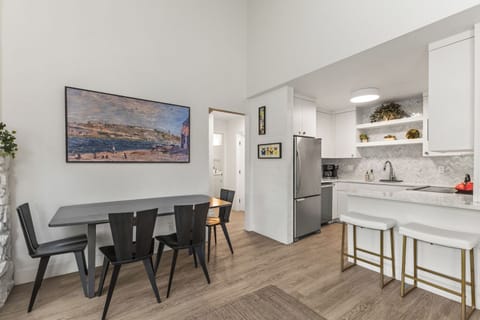 Dining Area | Kitchen