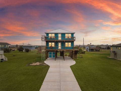 House (4 Bedrooms) | Front of property