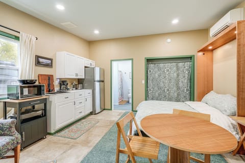 Corvallis Vacation Rental | Studio | 1BA | 350 Sq Ft | 2 Steps Required
