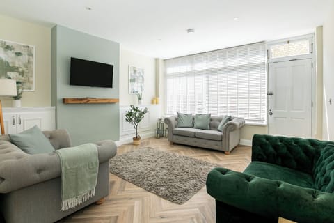 Family Room, City View | Living area