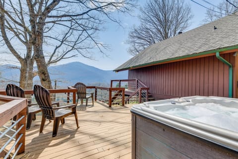 Hot Tub Oasis: Soak under the stars on your private deck with breathtaking mountain vistas!