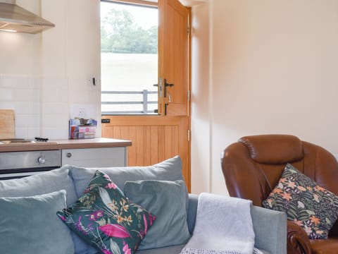 Open plan living space | Phesant Pens - Pheasant Pens 1 - Pheasant Pens, Llandenny, near Usk