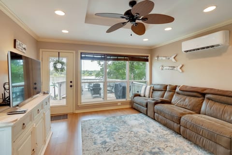 Jefferson Vacation Rental | 2BR | 2BA | 1,000 Sq Ft | Stairs Required