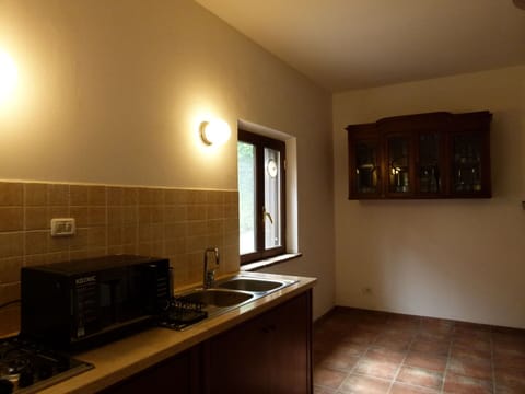 Autumn, Kitchen, Spring, Summer